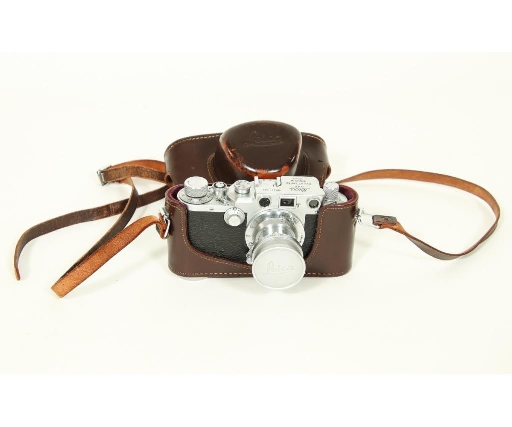 Vintage Leica camera, No. 411287,