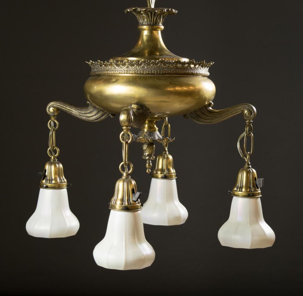 VINTAGE LIGHT FIXTURE WITH QUEZAL