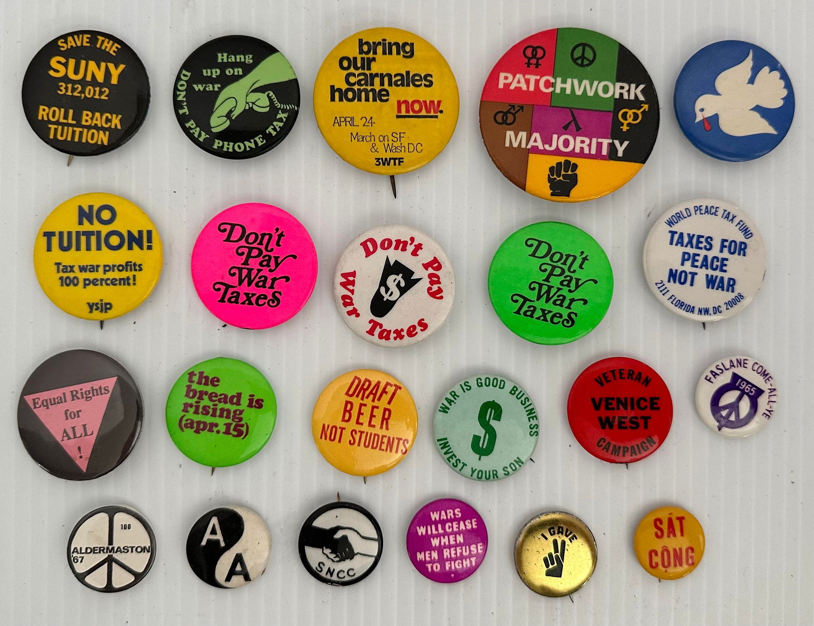 VINTAGE LOT OF 22 1960S 1970S