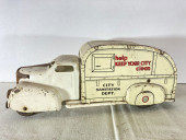 VINTAGE LOUIS MARX CITY SANITA