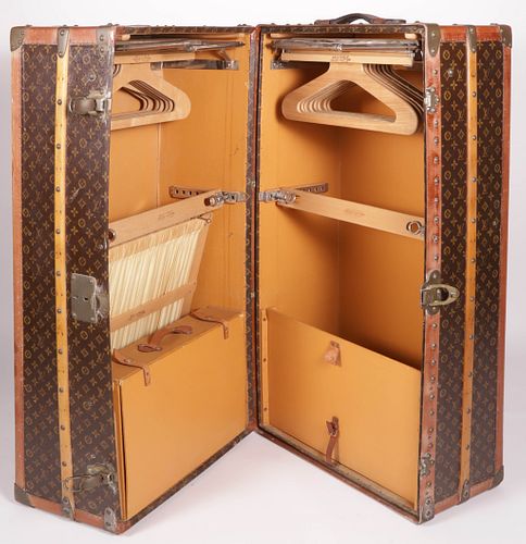 VINTAGE LOUIS VUITTON WARDROBE