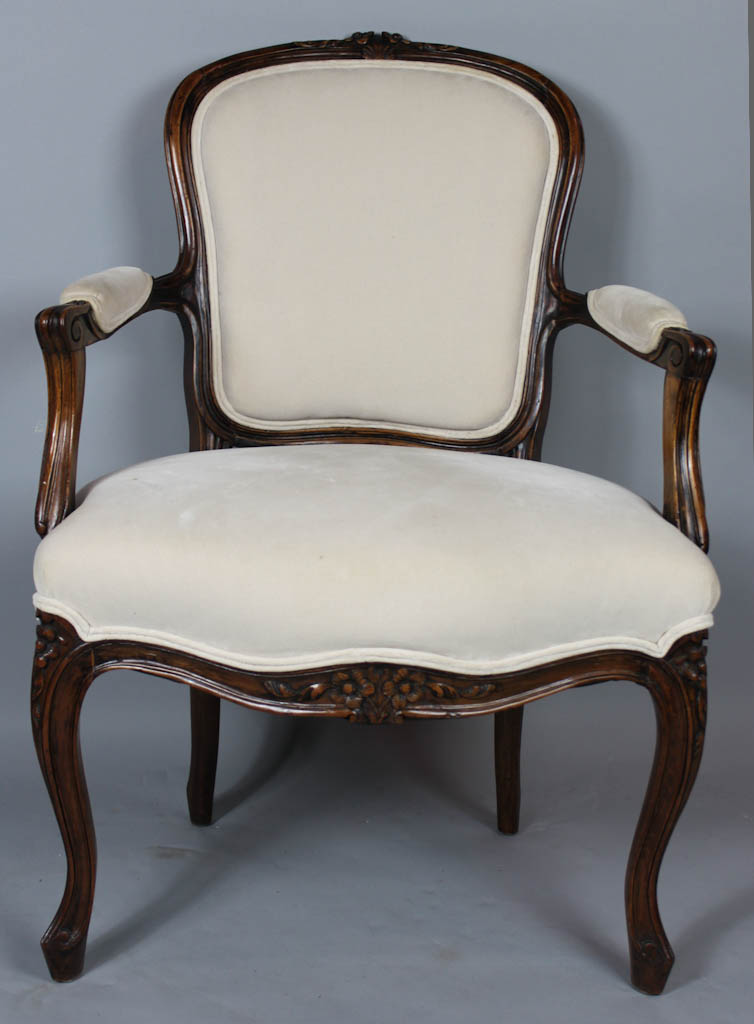 VINTAGE LOUIS XV STYLE MAHOGANY