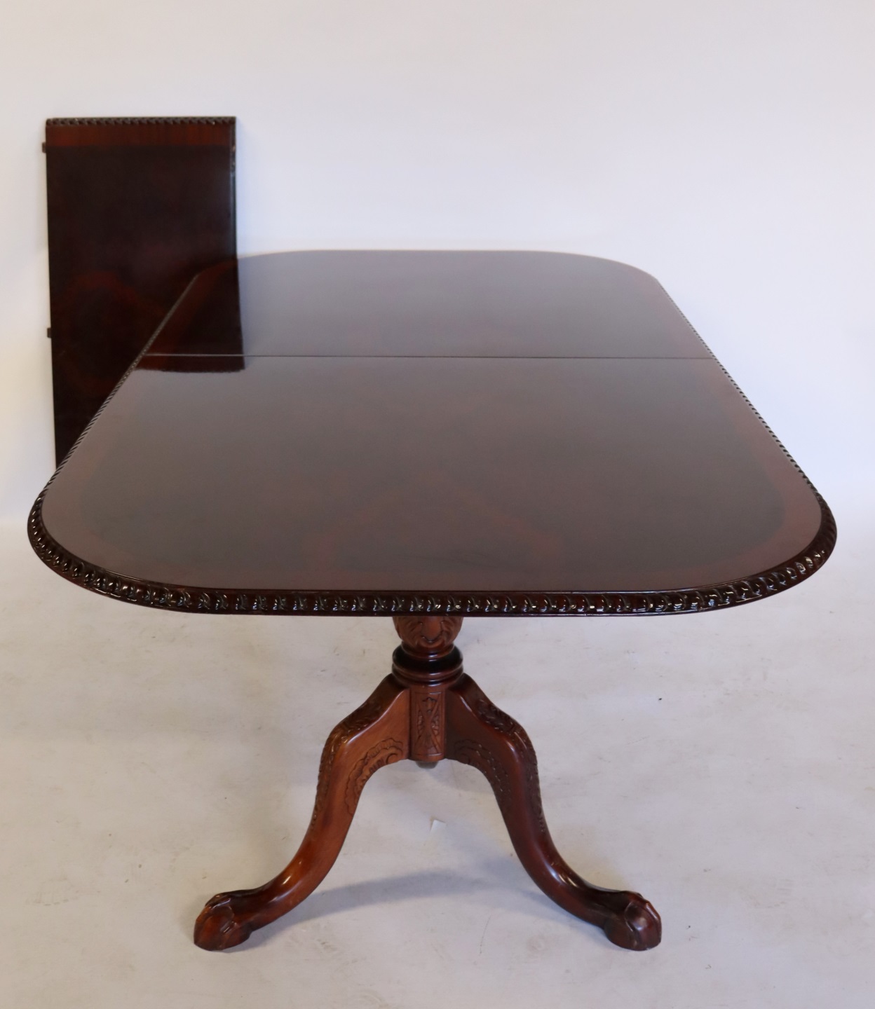 VINTAGE MAHOGANY TWIN PEDESTAL