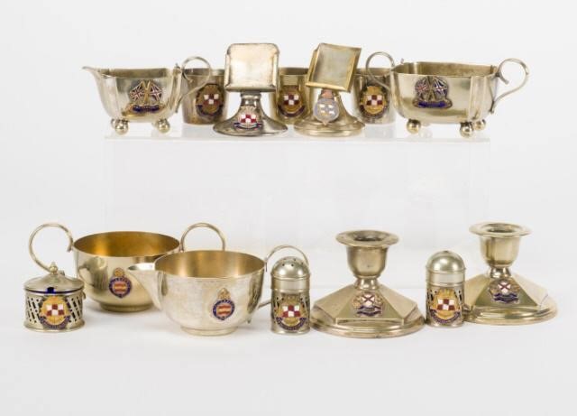 VINTAGE MARINE TRAVEL TABLEWAREA