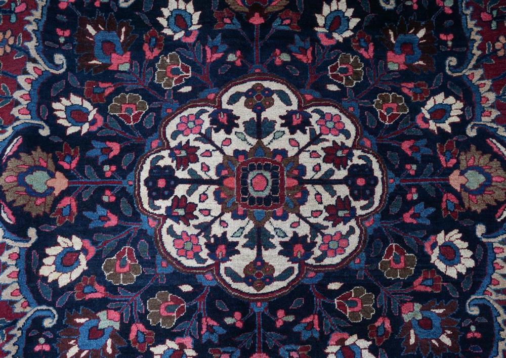 VINTAGE MASHAD PERSIAN RUGVINTAGE