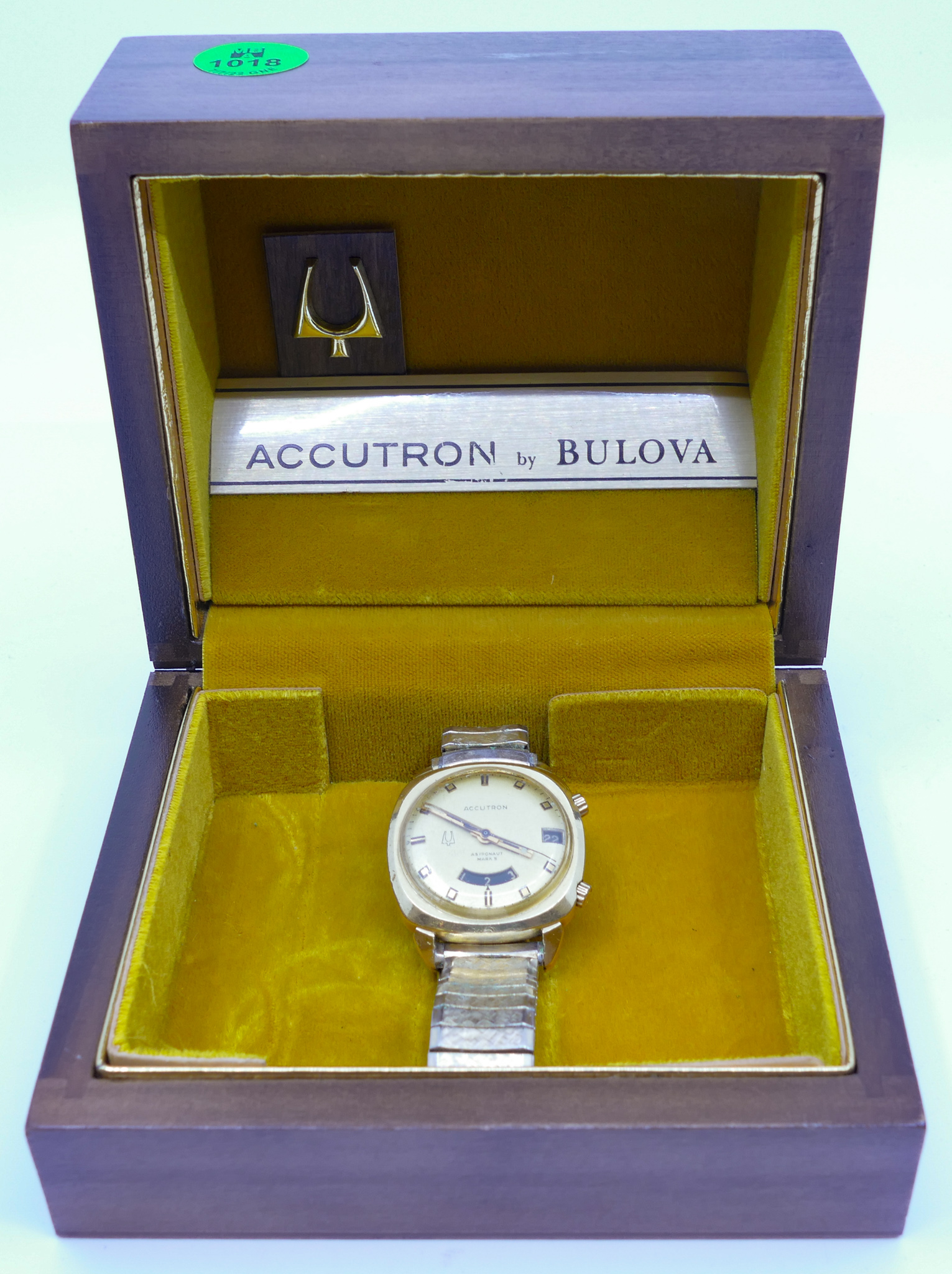 Vintage Men's Accutron 14k