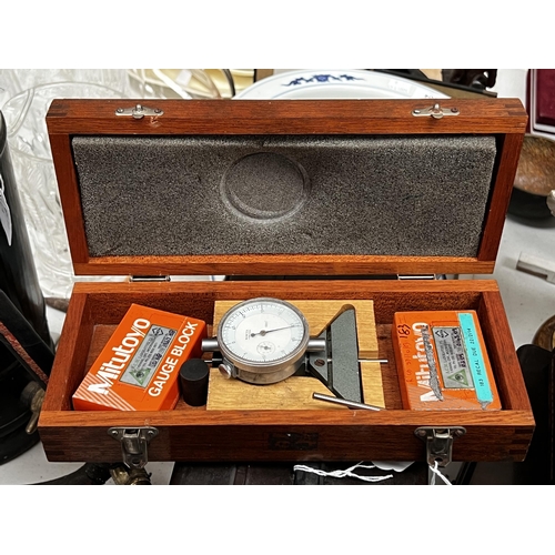 Vintage Mercer gauge, approx 6cm