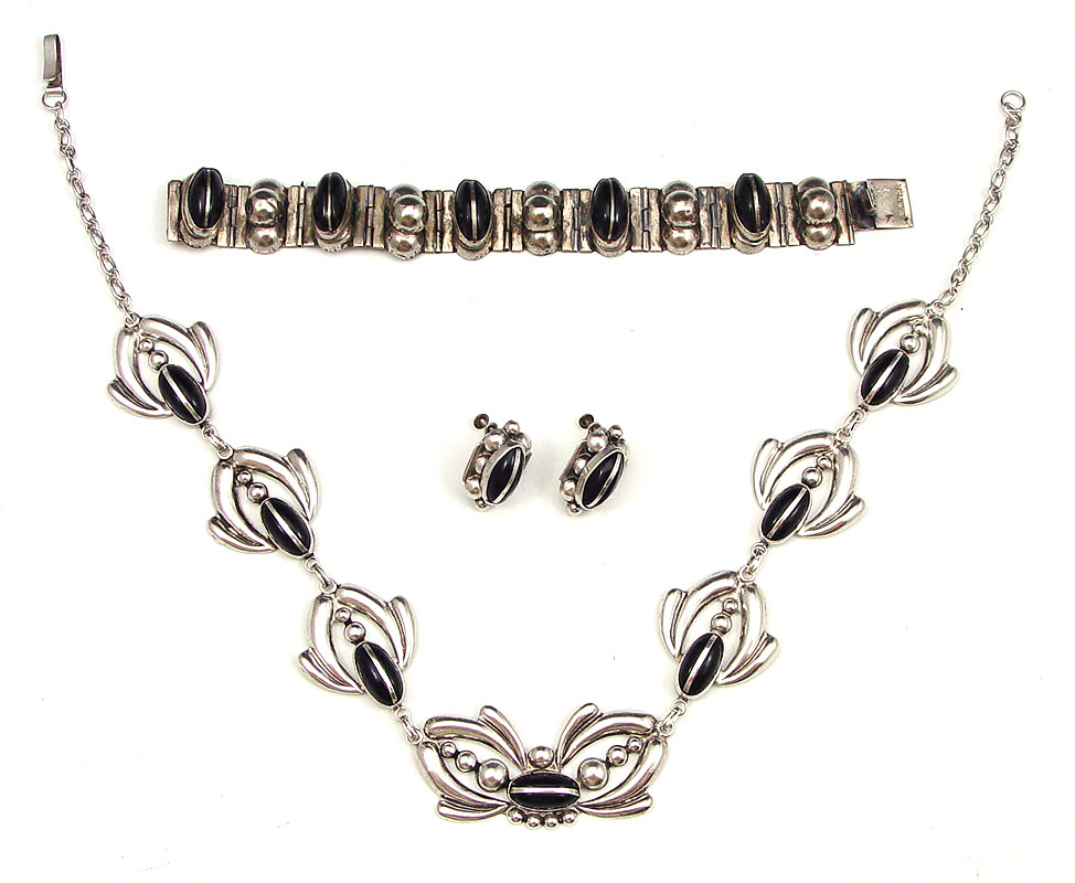VINTAGE MEXICAN STERLING NECKLACE