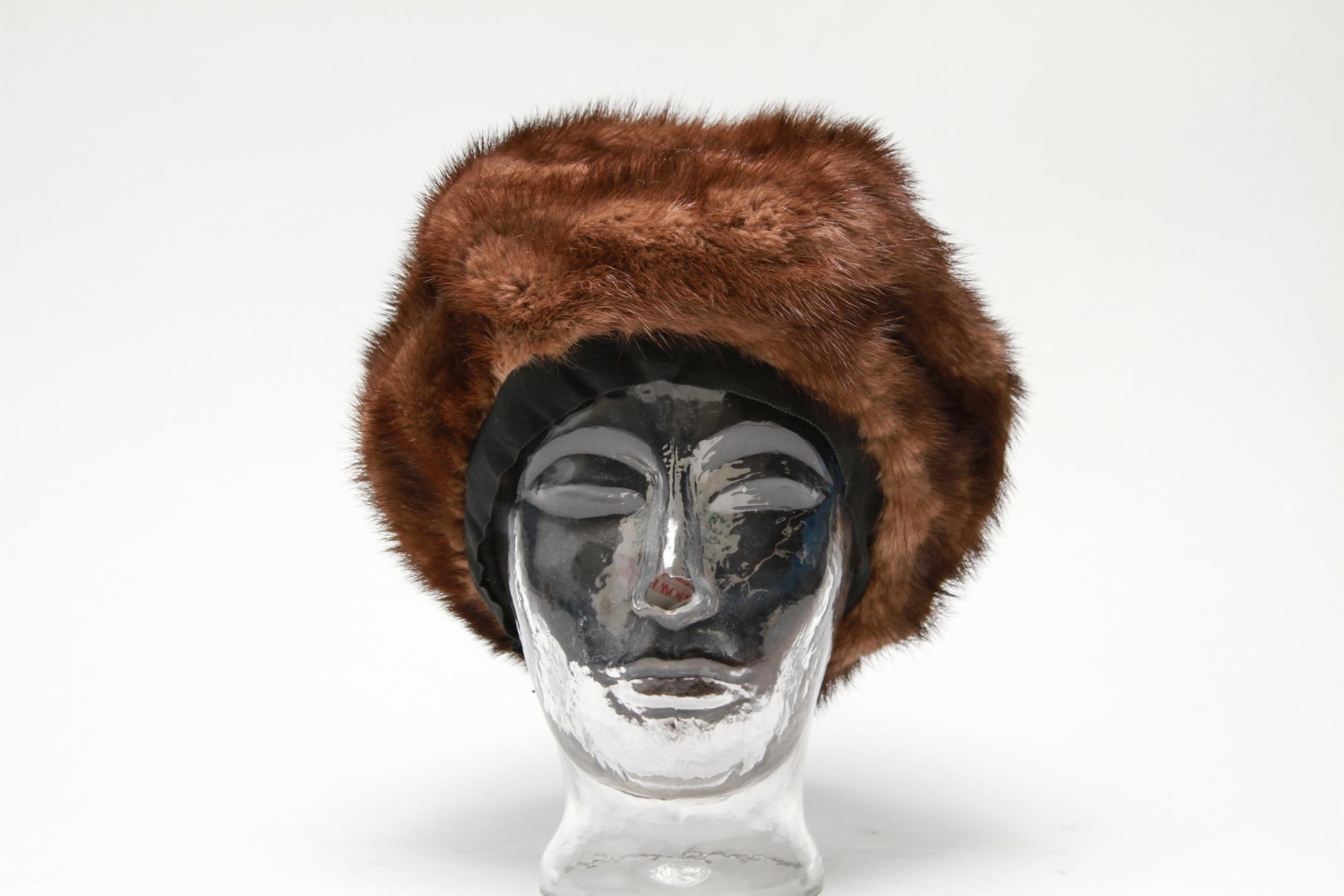 VINTAGE MINK FUR HAT, NATURAL RANCH