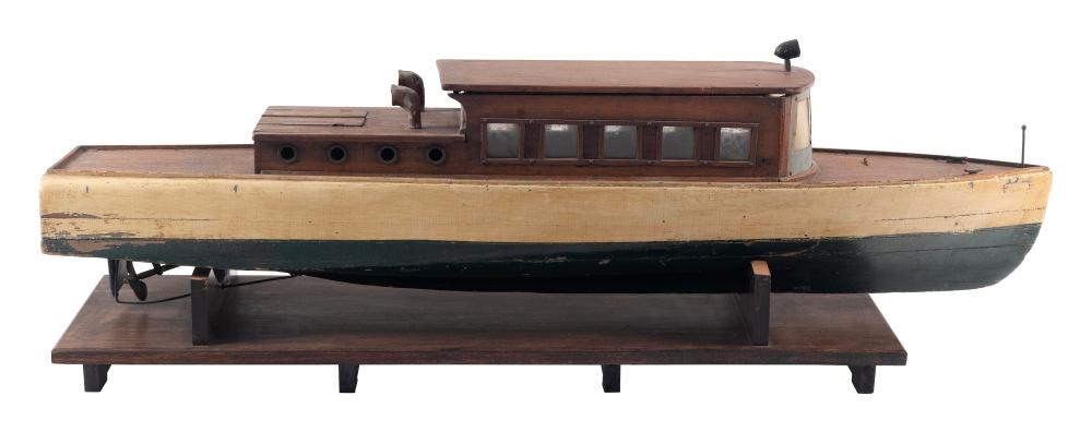 VINTAGE MODEL OF A MOTOR LAUNCH