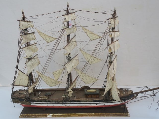 VINTAGE MODEL OF "VELERO ESPANOLA