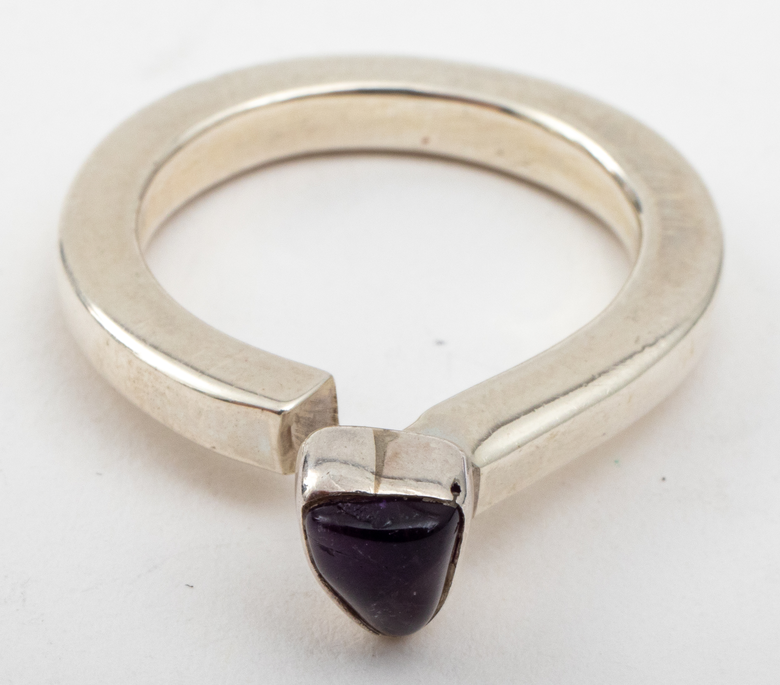 VINTAGE MODERNIST SILVER AMETHYST