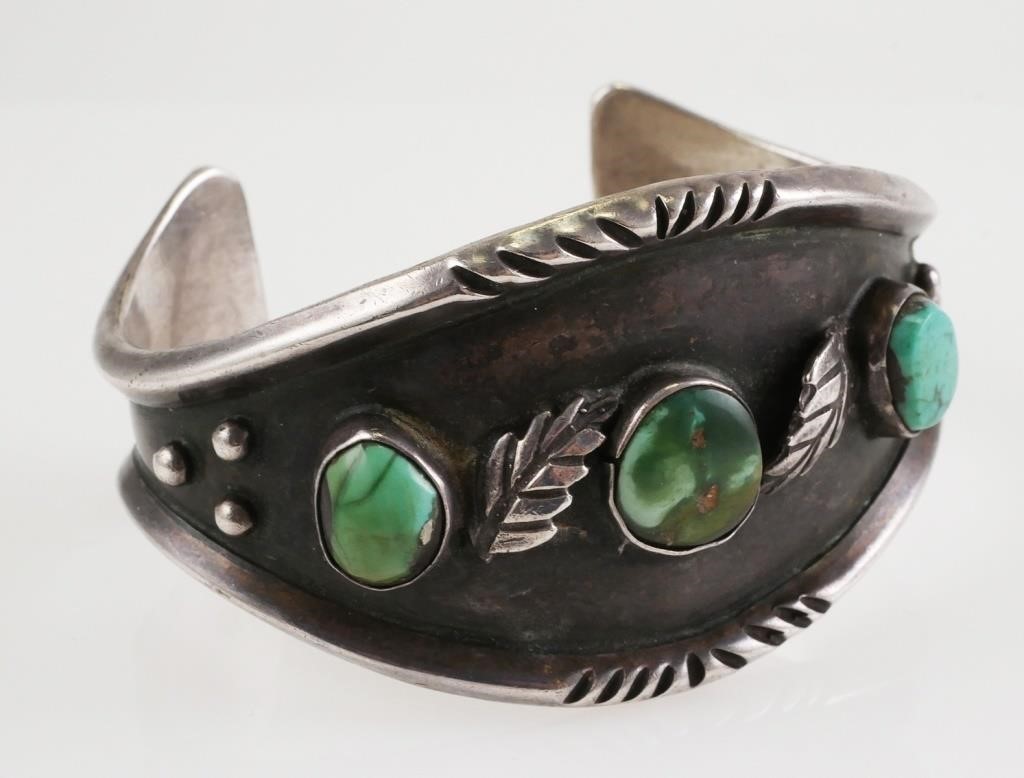 VINTAGE NATIVE AMERICAN TURQUOISE