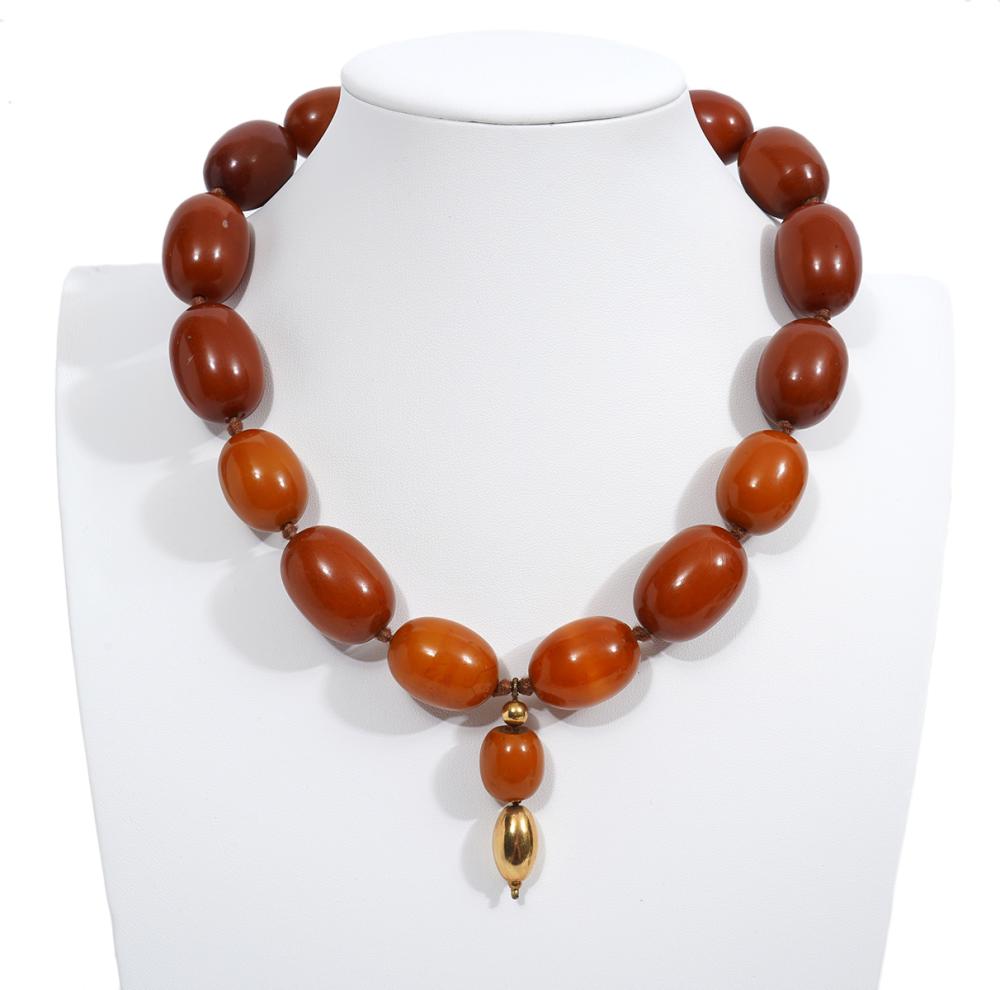 VINTAGE NATURAL AMBER & 18K YG BEAD