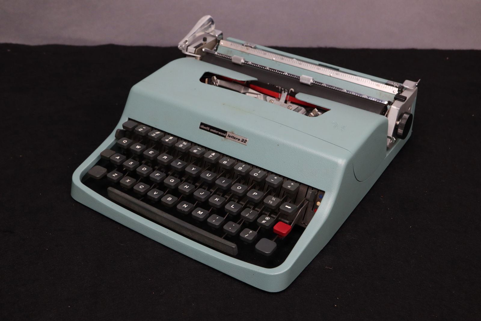 VINTAGE OLIVETTI UNDERWOOD
