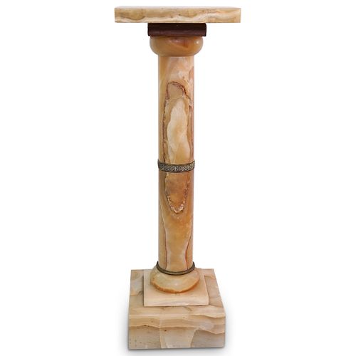 VINTAGE ONYX PEDESTALDESCRIPTION: