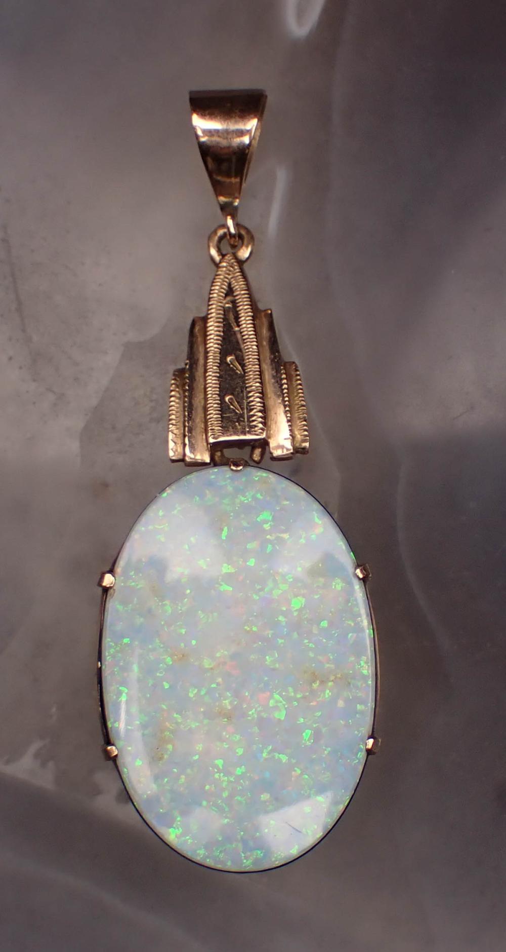 VINTAGE OPAL DOUBLET PENDANTVINTAGE