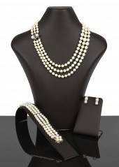 VINTAGE PEARL AND DIAMOND JEWE