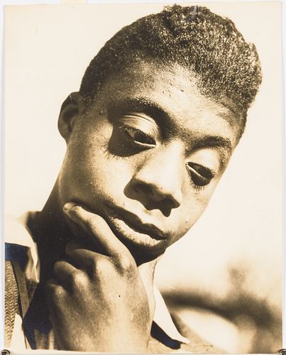 VINTAGE PHOTO OF A YOUNG JAMES