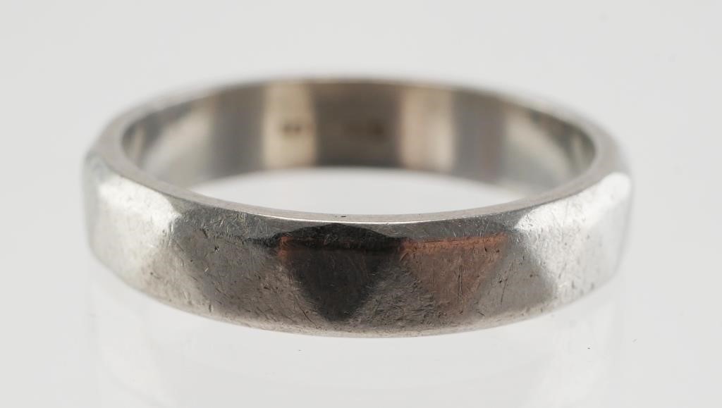 VINTAGE PLATNIUM WEDDING BAND