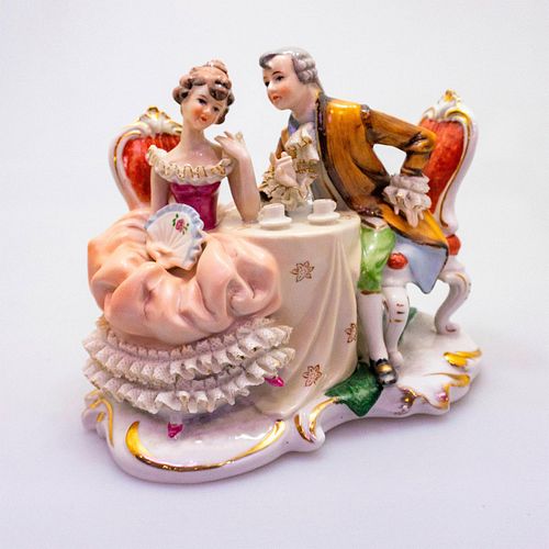 VINTAGE PORCELAIN FIGURE GROUP,
