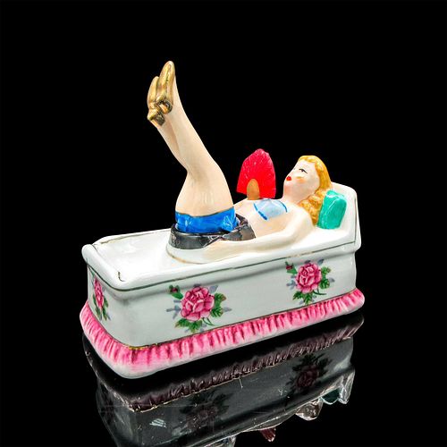 VINTAGE PORCELAIN NOVCO ASHTRAY,