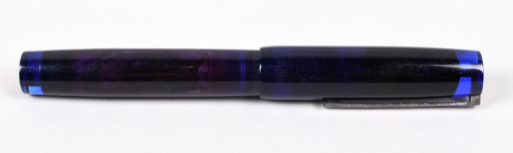 VINTAGE PURPLE FOUNTAIN PEN WITH