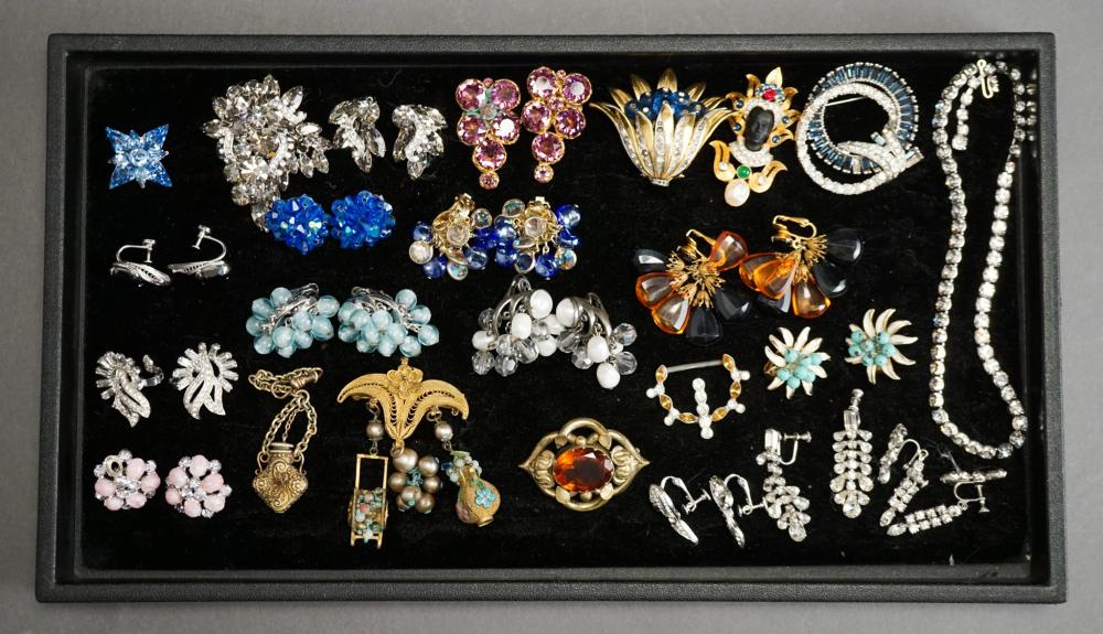 VINTAGE R. DEROSA PASTE BROOCH, A