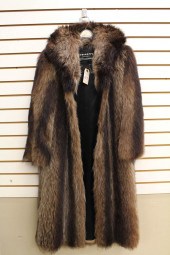 VINTAGE RACCOON FUR COATVINTAG