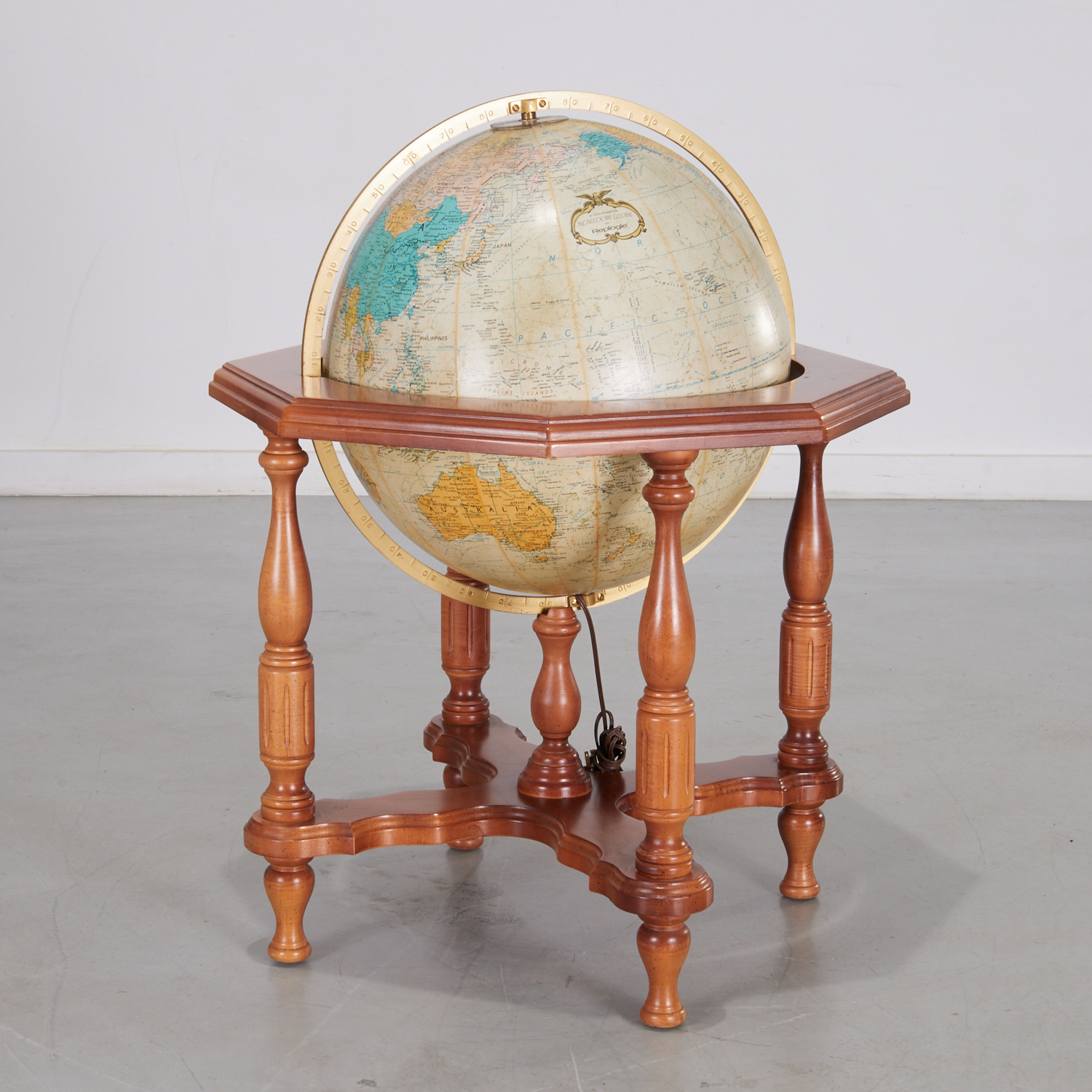 VINTAGE REPOGLE HEIRLOOM GLOBE ON