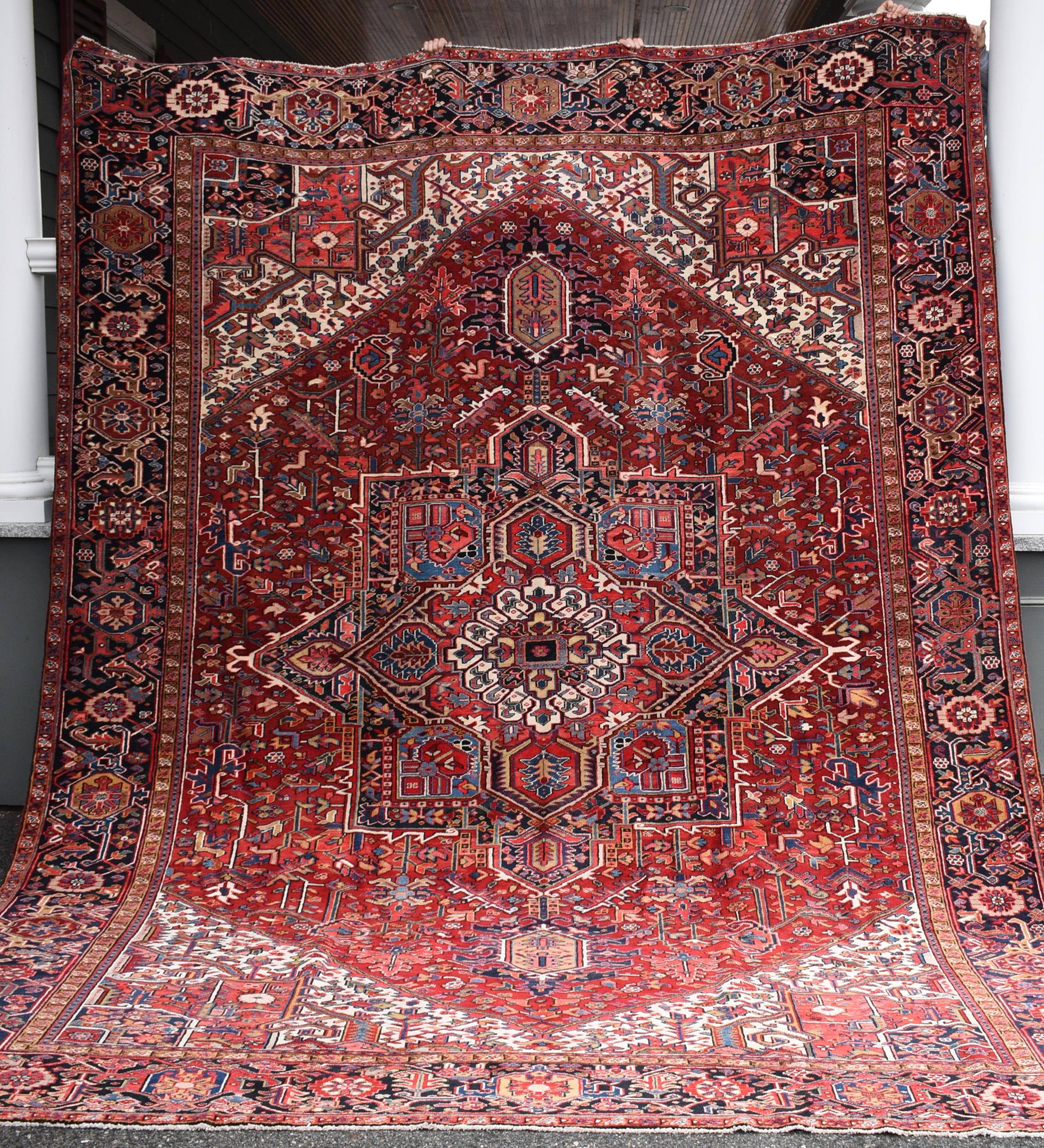 VINTAGE ROOM SIZE ORIENTAL HERIZ