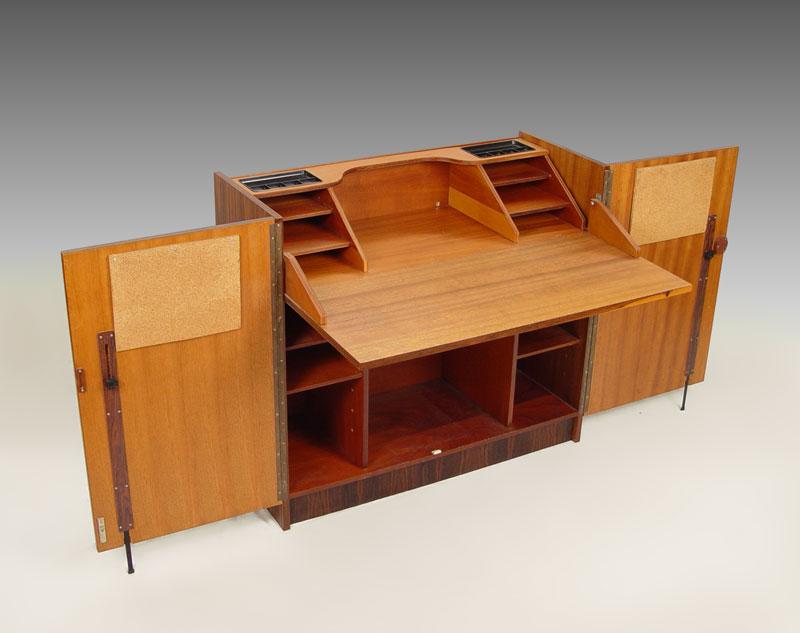 VINTAGE ROSEWOOD MID CENTURY DESK