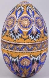 VINTAGE RUSSIAN PAINTED WOOD E