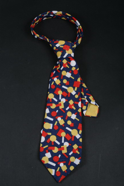 VINTAGE SCHIAPARELLI SILK TIE.