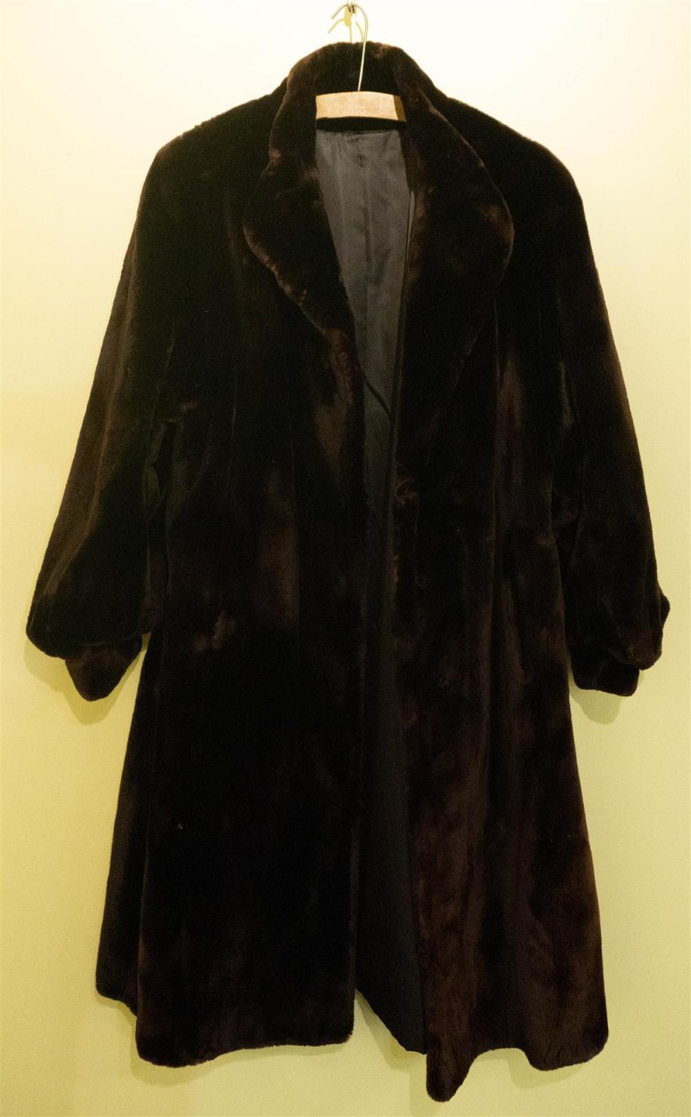 VINTAGE SEAL FUR COATVINTAGE SEAL