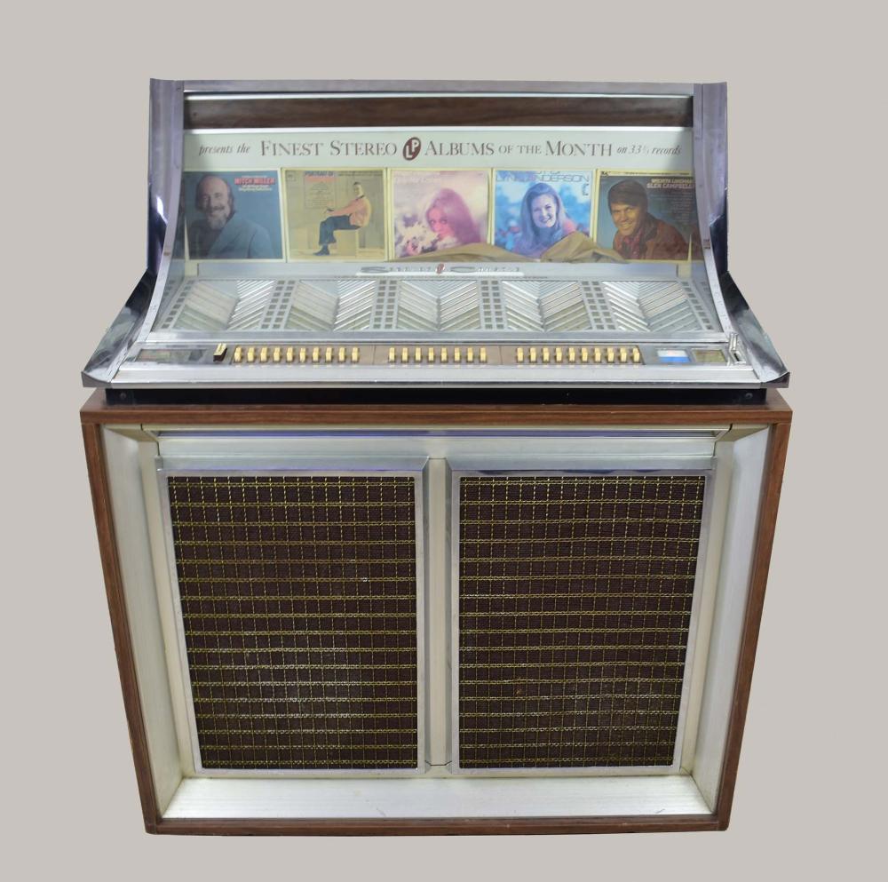 VINTAGE SEEBERG STERO LP CONSOLEThe