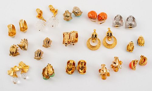 VINTAGE SIGNED DESIGNER CLIP