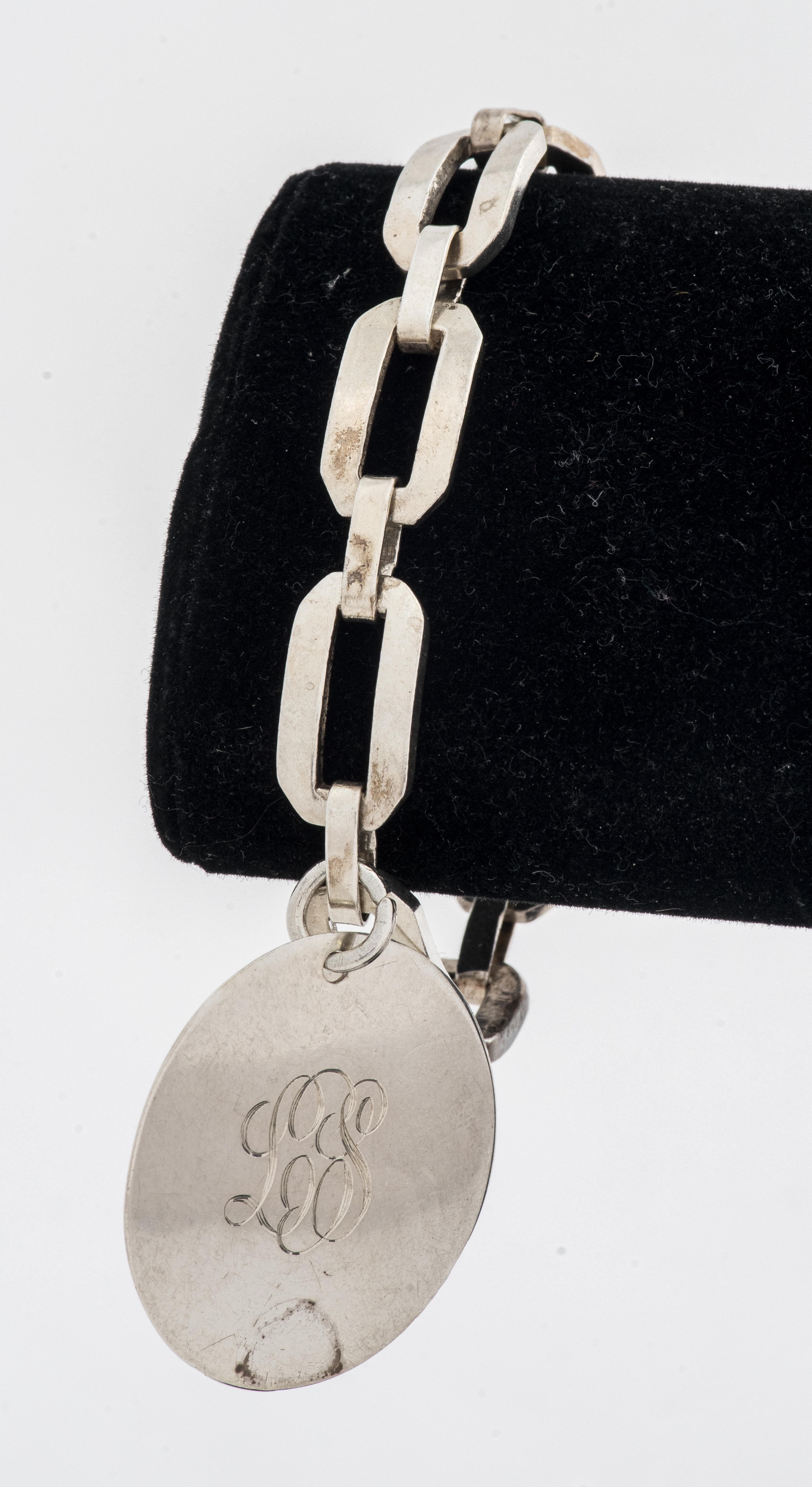 VINTAGE SILVER CIRCLE MONOGRAM