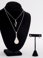 VINTAGE SILVER PENDANT NECKLAC