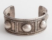 VINTAGE SILVER TRIBAL CUFF BAN