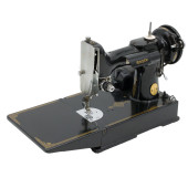 VINTAGE SINGER PORTABLE SEWING