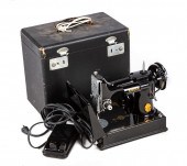 VINTAGE SINGER SEWING MACHINE