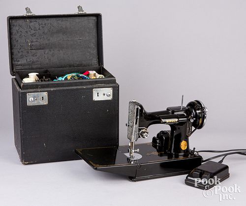 VINTAGE SINGER SEWING