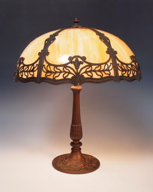 VINTAGE SLAG GLASS TABLE LAMP: Dome