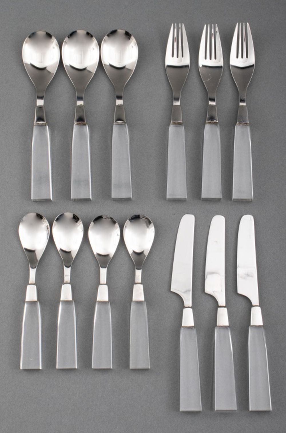 VINTAGE SUPREME CUTLERY LUCITE