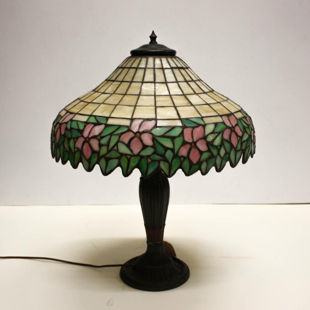 VINTAGE TABLE LAMPVINTAGE TABLE