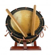 VINTAGE TAIKO JAPANESE DRUMVin