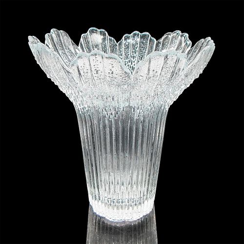 VINTAGE TEXTURED FROSTED GLASS VASE
