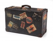 VINTAGE TRAVELLING TRUNKVintag