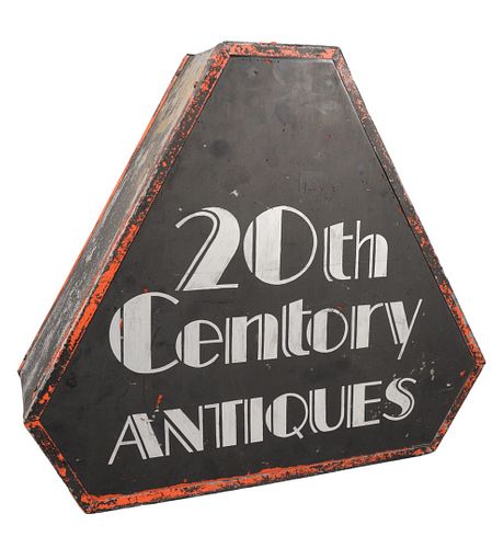 VINTAGE TRIANGULAR METAL